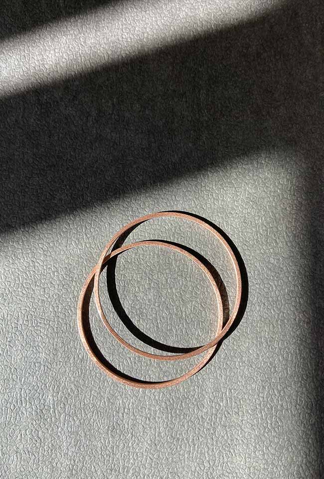 Handcrafted bronze bangle with bronze coloring