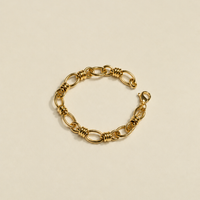 Bracciale a Catena di RIMA con placcatura in oro creando un effetto lucente.